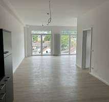 Helle 2,5-Zimmer Hochparterrewohnung mit Einbauküche