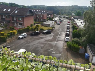 3-Zimmer-Wohnung in ruhiger Lage mit Ost & Westbalkon inkl. Domblick & Blick auf Kölner Skyline