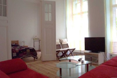 Charmante 2-Zimmer-Altbauwohnung hinter Schloss Charlottenburg