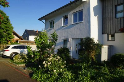 Geschmackvolle, neuwertige 5-Zimmer-Maisonette-Wohnung mit geh. Innenausstattung mit EBK in Alfter