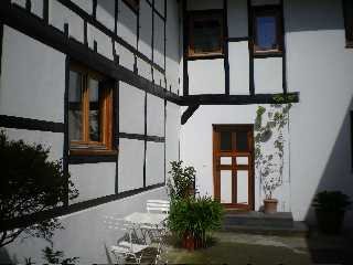 Charmante Wohnung im historischen Gebäude mit idealer Verkehrsanbindung