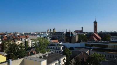 ILIEV IMMOBILIEN: Renovierungsbedürftige 3-/4-Zimmer-Maisonettewohnung mit Balkon in der MAXVORSTADT