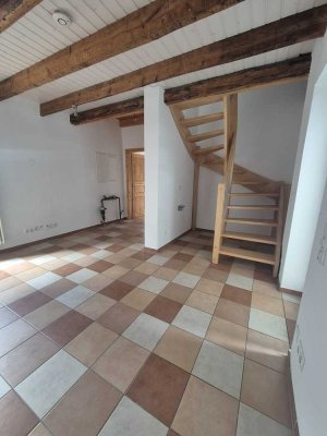 Stilvolle, sanierte 2-Raum-Maisonettewohnung in Bonn (Haldenstraße)