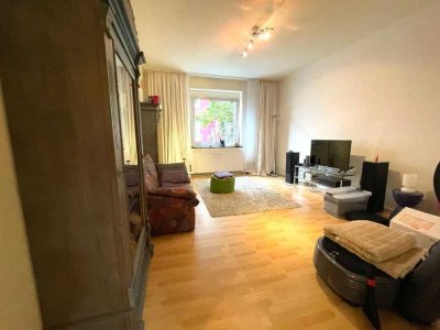 Charmante 2-Zimmer-Altbauwohnung mit Balkon - frei ab sofort