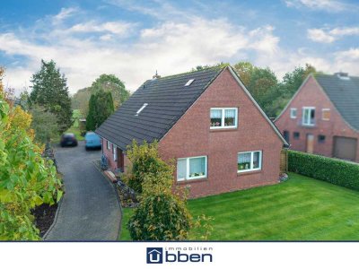 Charmantes Zweifamilienhaus mit großem Grundstück und flexibler Nutzung