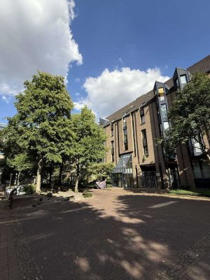 Toplage Pempelfort! Moderne Maisonnettewohnung mit Aufzug , Balkon und TG-Stellplatz!!