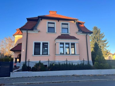 Traumhaus mit wunderschönem Garten in ruhiger Lage mit Doppelcarport
