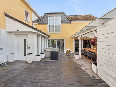Exklusives 10-Zimmer-Zweifamilienhaus in Isernhagen N.B.