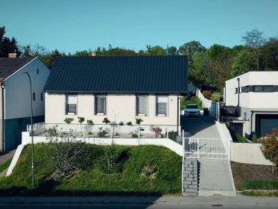 Komplett saniertes Einfamilienhaus mit großem Garten und Swimmingpool