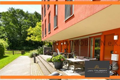 *HELLE 4-ZI-WOHNUNG MIT 2 TERRASSEN/EBK/TG*  - wie Haus im Haus mit eigenem Eingang -