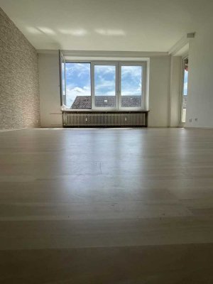 Helle 3-Zi.-Wohnung mit Balkon in ruhiger Lage v.Meckelfeld