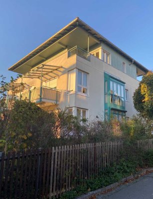 Lichtdurchflutete 2-Raum-Wohnung mit Balkon in Radebeul