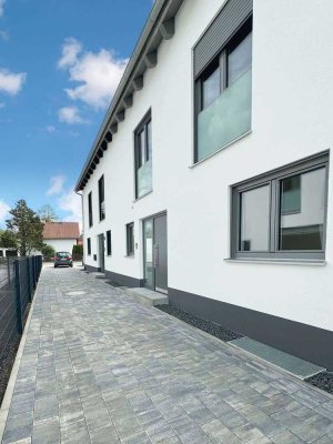 DOPPELHAUSHÄLFTE - Komfort & Eleganz in idyllischer Lage in Kumhausen/Hachelstuhl!