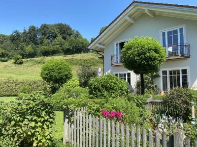 Attraktives Landhaus mit 4 Schlafzimmer und großzügigen Garten in idyllischer Wohnlage