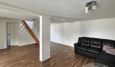 1 ZKB mit EBK 53qm plus Dachboden 25qm mit Whirlpool & Klimaanlage