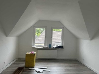 Schöne 100qm 4,5-Zimmer-Dachgeschosswohnung-Erstbezug nach Renovierung