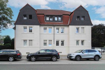 Bezugsfreie, großzügige Doppelhaushälfte und vermietetes Dreifamilienhaus in Gelsenkirchen Hassel