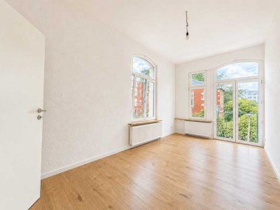 *Erstbezug* Exklusive Wohnung in sanierter Jugendstilvilla mit Garage