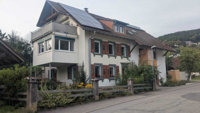 Helle 4-Zimmer-Dachgeschoss-Wohnung in Waldshut-Tiengen, Ortsteil Detzeln