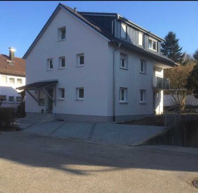 Schöne und gepflegte 2,5-Raum-DG-Wohnung in Welzheim