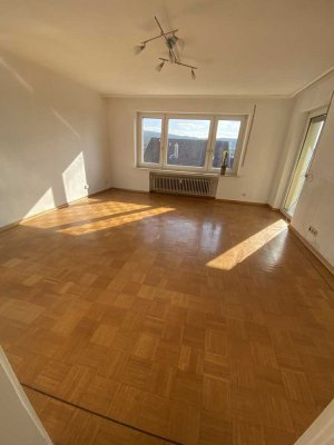 Sonnige, helle 4-Zi-Südwest-Whg, ca. 100 qm, Garage, Garten,..