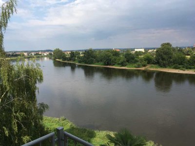 Helle 2-Zimmer Wohnung mit Balkon (Elb-Blick!) in DD-Übigau