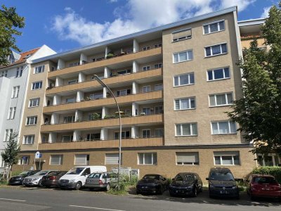 2 Zimmer (freigezogen), Balkon, Aufzug im beliebten Güntzelkiez