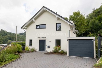 Neuwertiges Einfamilienhaus (Bj. 2021, Klasse A) mit PVA + 2. Bauparzelle auf sep. Flurstück