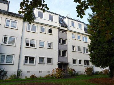 Neue, verkehrsgünstige, helle Wohnung mit vier Zimmern und schöner Aussicht in Köln-Mülheim