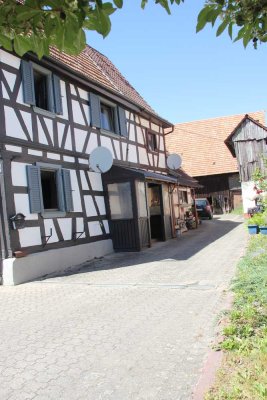 *GROSSES GRUNDSTÜCK mit 2 kl. FACHWERHÄUSERN*