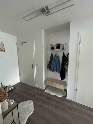 Ansprechende und neuwertige 2-Zimmer-Erdgeschosswohnung mit Balkon und EBK in Ranstadt
