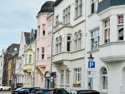 Absolute Rarität! Historisches Stadthaus in bester Lage von Oberkassel!