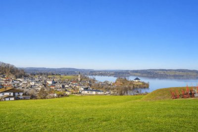 Residieren über dem Mattsee - neuwertige Doppelhaushälfte mit Seeblick