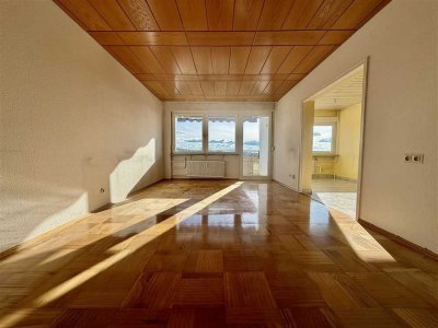 Helle 4 Zimmer-Wohnung mit Balkon und PKW-Stellplatz