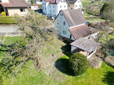 Charmantes Sanierungsobjekt mit großem Gartenparadies in Idstein-Heftrich