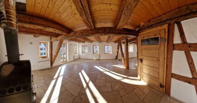 Wohnen in alter Mühle... Schöne 8-Zimmer-Loft-Wohnung mit Balkon in Blaubeuren- Weiler