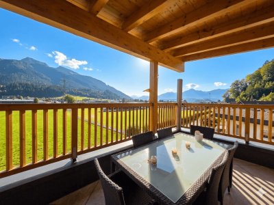 Dachgeschoss-Maisonette in Sonnenlage mit Bergblick