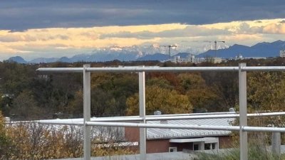 Helle 2-Zimmer Wohnung mit Balkon/ Bergblick in Laim (oberstes bewohnbares Geschoss)