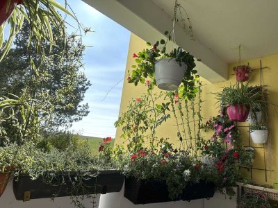 Wunderschöne 4,5 Zimmer Wohnung mit Balkon mit Blick ins Grüne