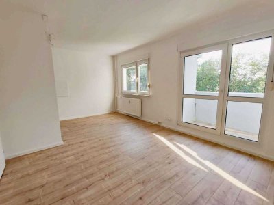 2-Raumwohnung in ruhiger Lage + Laminatboden + Wannenbad + EBK