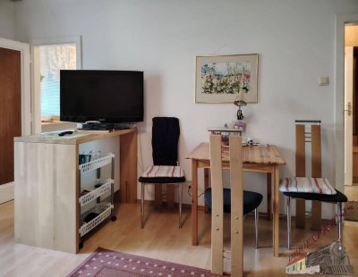 1-Zimmer-Eigentumswohnung mit großer Loggia (7,5m²) in zentraler Lage beim Doblhoffteich
