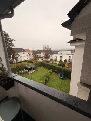 Großzügige 3,5-Zimmer-Wohnung mit Balkon, Einbauküche & Gartenblick - Nähe Uni Klinik - bald frei!