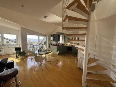 Exklusive DG- Maisonette- Whg mit 2 Balkonen, 2 TG- SP und Blick auf die schwäbische Alb