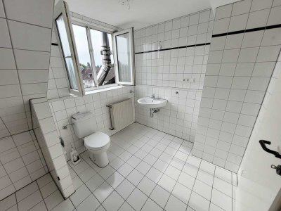 Helle 4-Zimmer-Dachgeschosswohnung mit Balkon in Rotthausen