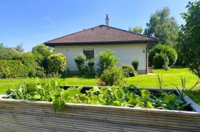 Einziehen und bleiben! Gepflegter Bungalow, traumhafte Grünlage!