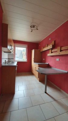 Praktisch geschnittene Wohnung mit Einbauküche !