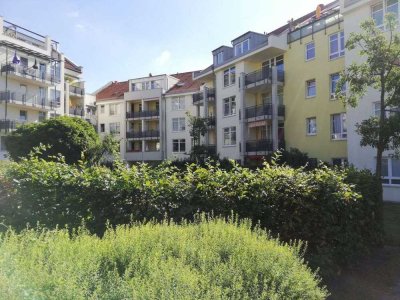 Wunderschöne, möblierte 2-Zimmer-Wohnung mit Balkon und Fahrstuh (TG-Stellplatz vorhanden)