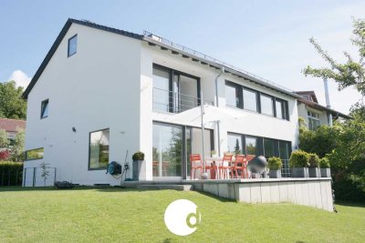 Großzügiges, modernes Einfamilienhaus mit schönem Garten in bester Wohnlage