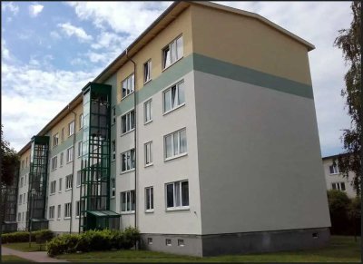 Erstbezug nach Sanierung - 3-Raum-Wohnung mit Fahrstuhl in Krakow am See!