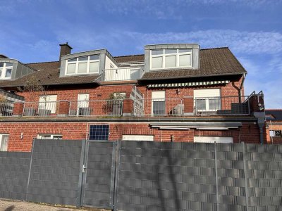 MG-Hardt/Mitte: Attraktive, helle 3 Zi.-Dachgeschosswohnung mit Sonnenbalkon, PKW-Stpl.